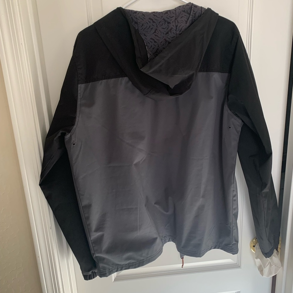 Voyager Medium Men's Black and Gray Hooded Jacket Full Zip - Picture 7 of 8